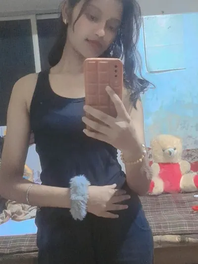 Alia Khan in Jubilee Hills Hyderabad, photo 5