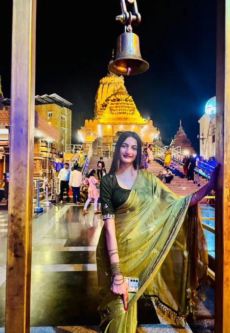 Alina Hyderabad Escort Photo 4